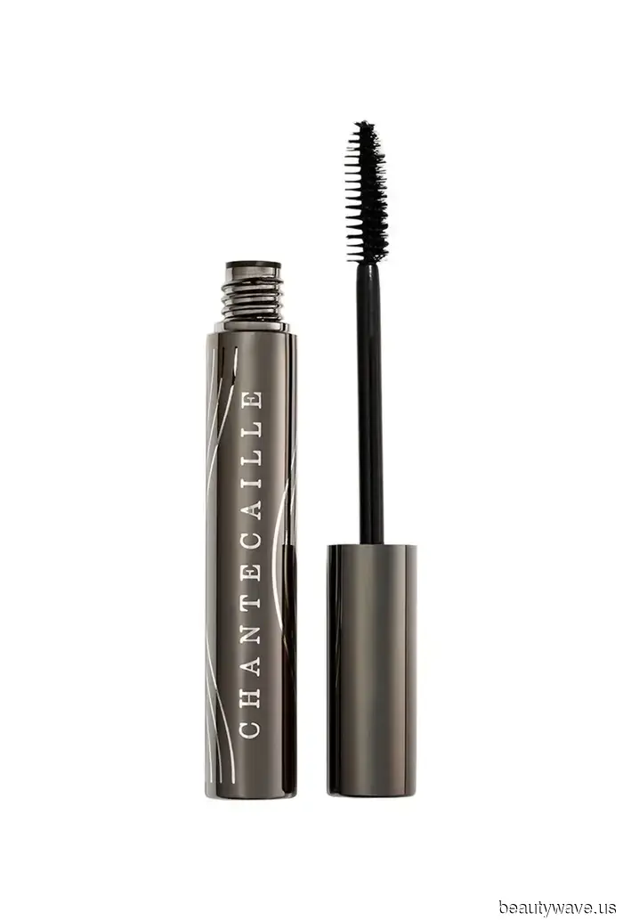 Olivia Dean's Beauty Styles Capture the Essence of Rom-Coms: 9 Instances That Won Our Hearts.