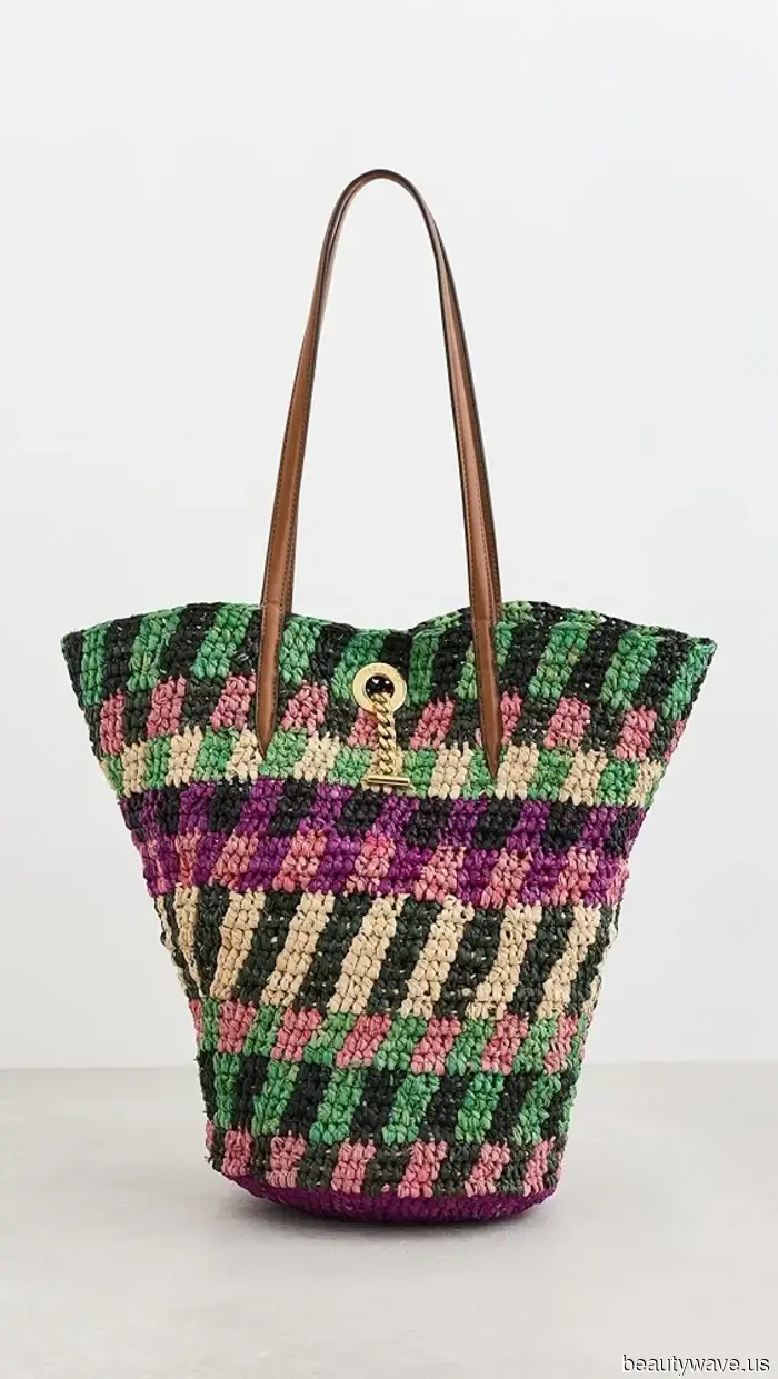 Non sono borse tote di base&mdash;Questa è la tendenza delle borse estive più cool che le persone alla moda stanno portando.