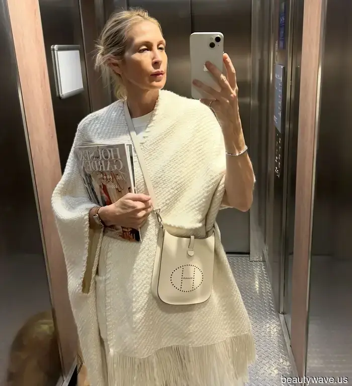 Kelly Rutherford ist die Königin der ikonischen Aufzug-Selfies&mdash;das sind die Schönheitsprodukte, die in ihrer Birkin versteckt sind.