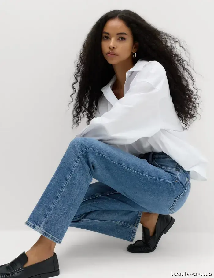 It's a Fact: The Most Stylish Over 50s Love This Classic Jeans Trend
