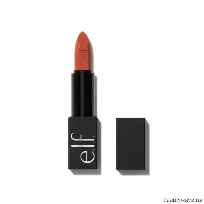 Selena Gomez Just Endorsed the Surprising Fall Lip Color That Taylor Swift Has Been Using Continuously.