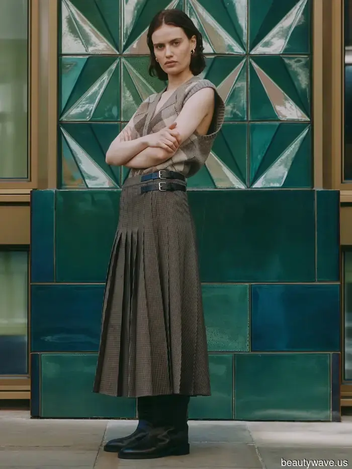 I'm a 4'11" Fashion Editor Aiming to Appear Stylish and Informed This Autumn—5 Trends That Will…