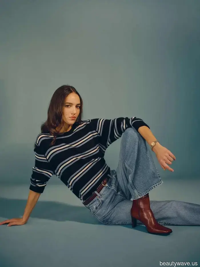 Nicht ein einfacher Rundhalsausschnitt&mdash;Sofia Richie trug gerade den zeitlosen Stricktrend, der wiederkommt.