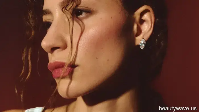 The Diamond Edit: Your Comprehensive Guide to Purchasing the Finest Diamond Earrings