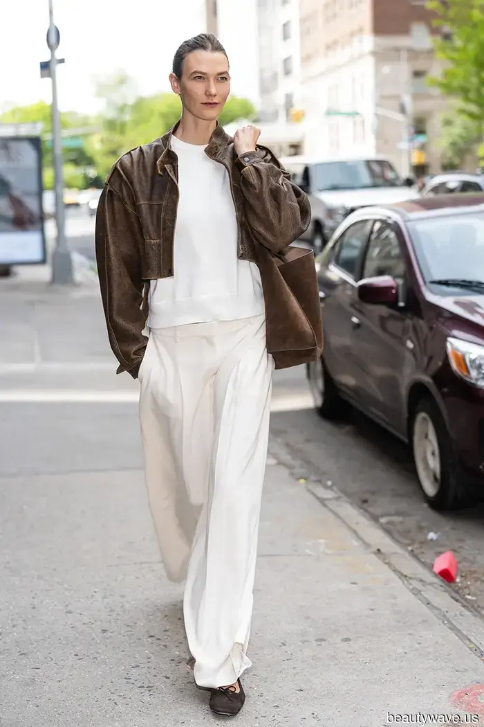 Sighted on the Upper East Side: The Most Stylish White Pants and Flat Shoe Ensemble of the Season