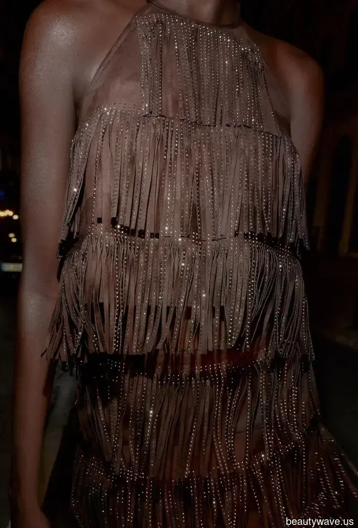 5 Tendencias Principales que Todos Usarán con Jeans, Leggings y Faldas en 2026