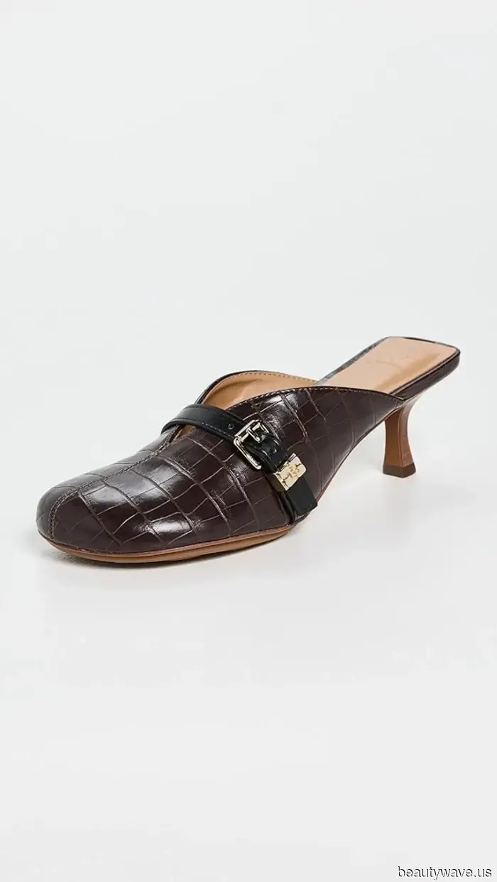 Rihanna understands that pairing this shoe trend with brown pants elevates the richness of your winter outfits.