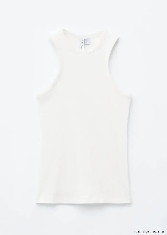 These 5 Outfits Show That Fashion's Beloved "Ugly" Shoe Pairs So Well with Denim.