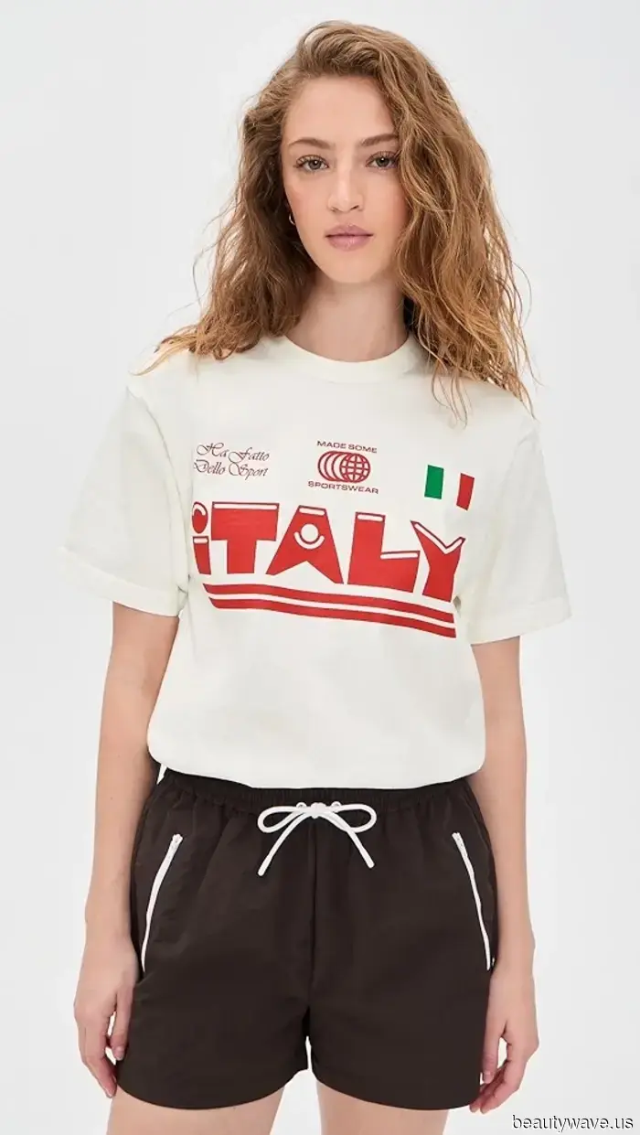 Odio decirlo, pero estos 6 estilos de camisetas están oficialmente pasados de moda.