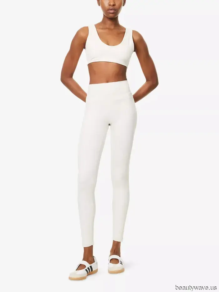 Los leggings en verano son un imprescindible&mdash;5 formas de llevarlos en 2026