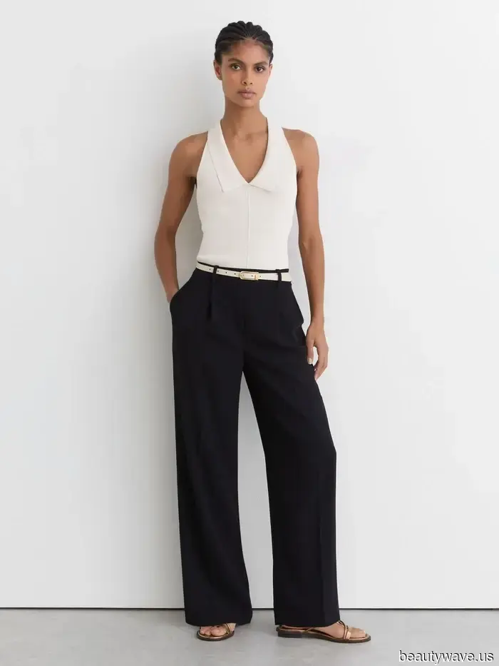 Kate Moss has just landed at the airport sporting the anti-jeans trouser trend that I genuinely suggest wearing while traveling.