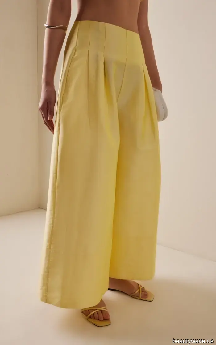It Girls Have Consensus: This Is the Trendy 2026 Alternative to Last Summer's Classic Silk Pants.