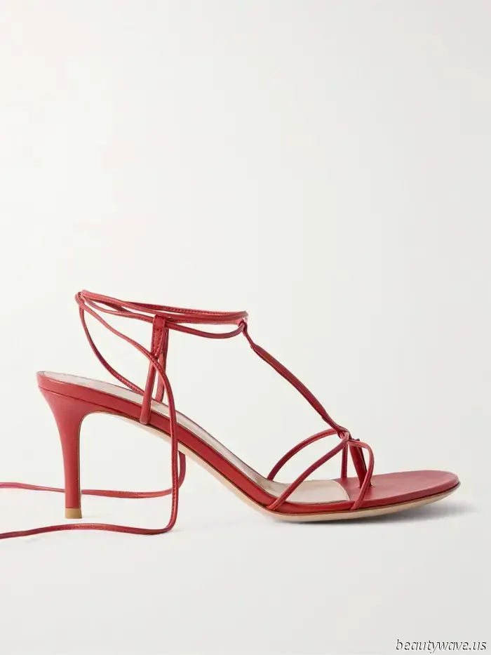 Schwarze High Heels sind in Ordnung, aber in Portofino weiß jeder, dass diese Schuhfarbe mit Kleidern eleganter aussieht.