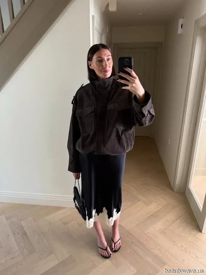 Les jeans ne sont pas démodés ce printemps, mais cet indispensable sous-estimé semble bien plus à la mode pour 2026.