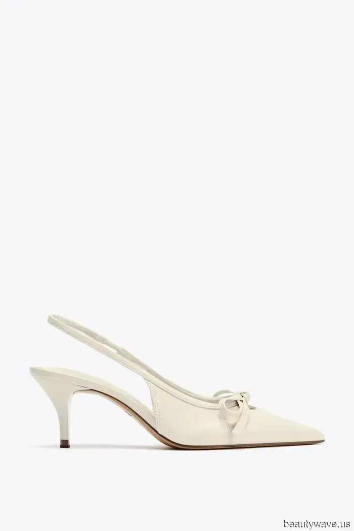Just so you know: Currently, every fashion enthusiast is opting for this beautiful shoe color rather than black.
