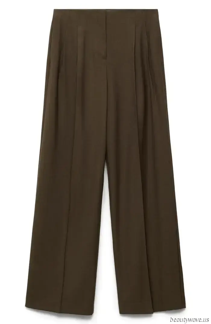 Don this stylish accessory with pants this summer if you wish to achieve a luxurious look.