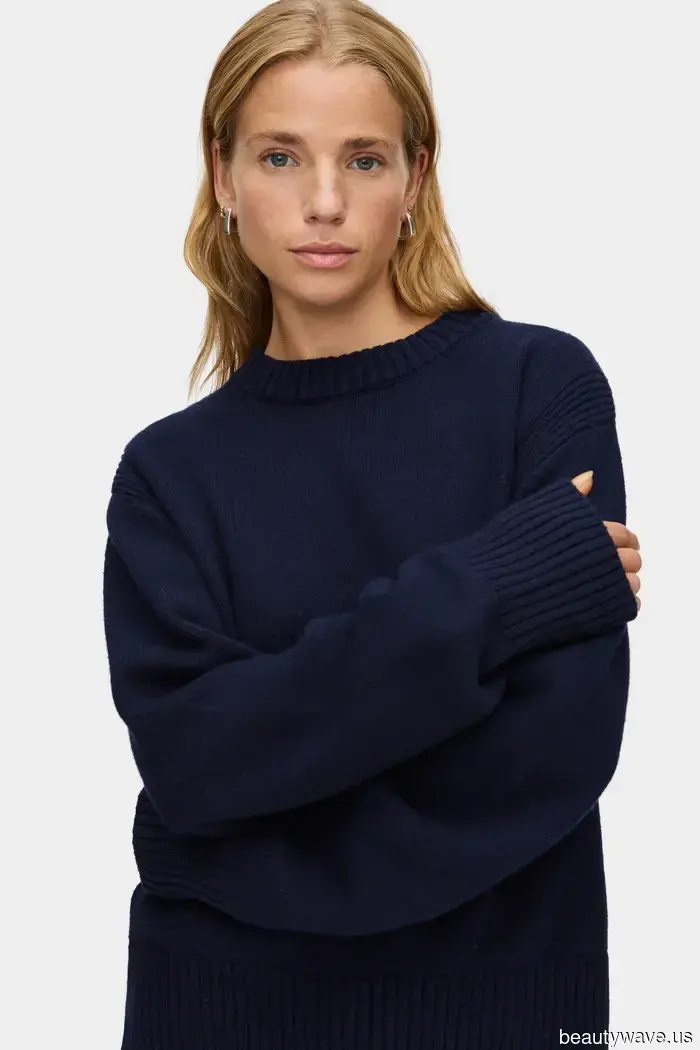 You can pair jeans with almost anything, but it's this seemingly "boring" piece that gives them an elegant touch.