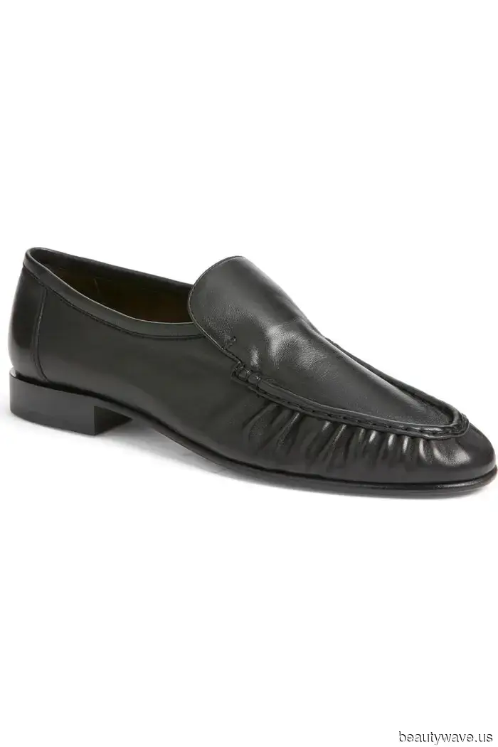 It Seems That the Skirt Trend That Everyone Has Looks Fresh When Paired With These Timeless Flat Shoes.