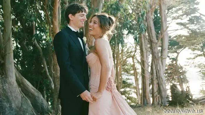 A Blush Wiederhoeft gown and a "Haunted Saloon" after-party made this California wedding truly unforgettable…