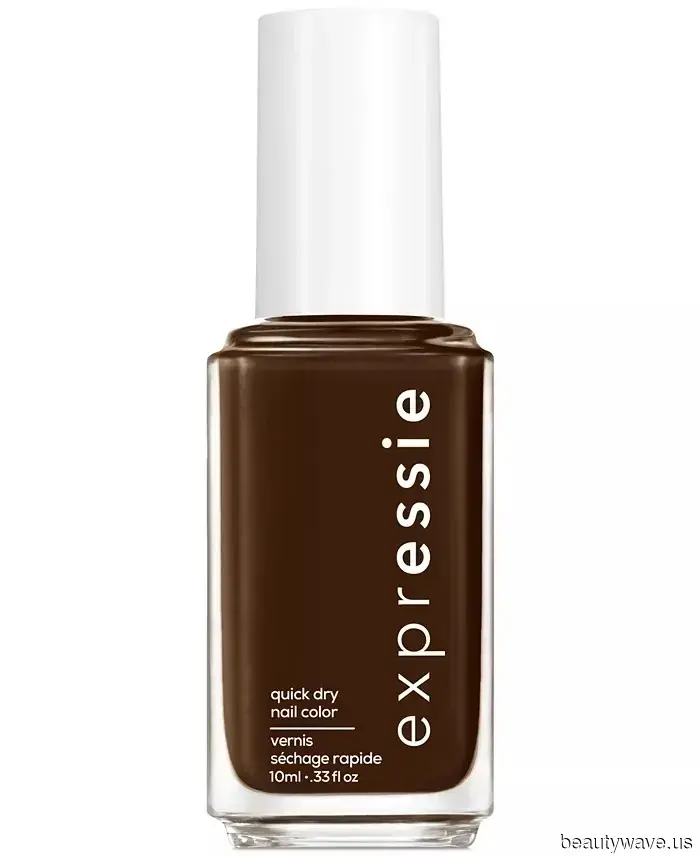 15 Manicures Inspired by Dark Academia That Conjure Images of Dusty Leather Books, Secret Societies, and Plaid Layers