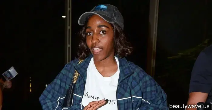 Directly from the Venice Airport: Discover the 6 Key Components of the Ideal Fall Travel Attire.