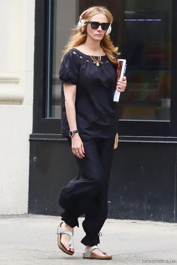 If you want to appear more like a New Yorker while wearing Birkenstocks, opt for this particular style paired with this pant trend.