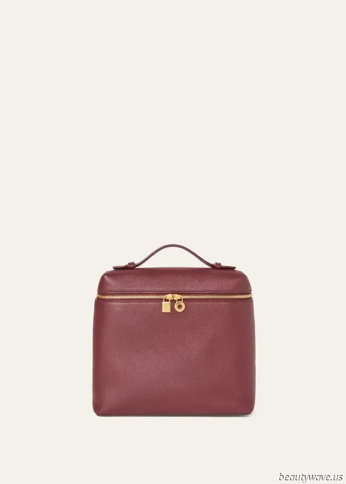 La tendenza delle borse "Dated" che abbiamo abbandonato negli anni '90 è appena arrivata da Miu Miu e Jennifer Lawrence