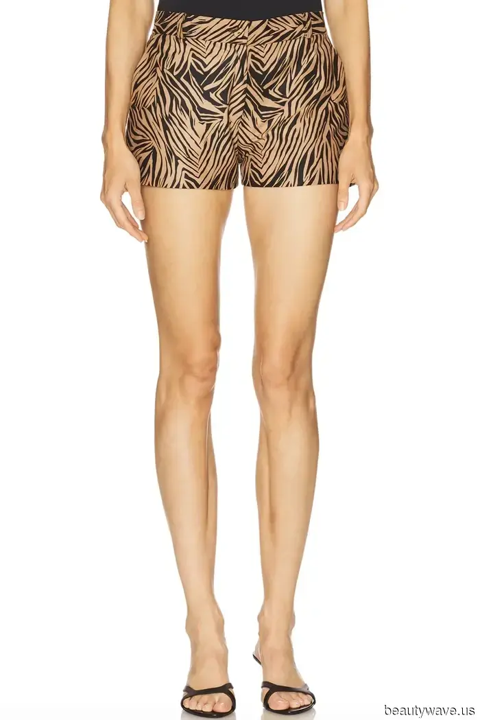 Every Stylish Girl Is Already Rocking This Chic Outfit Pairing for Spring.