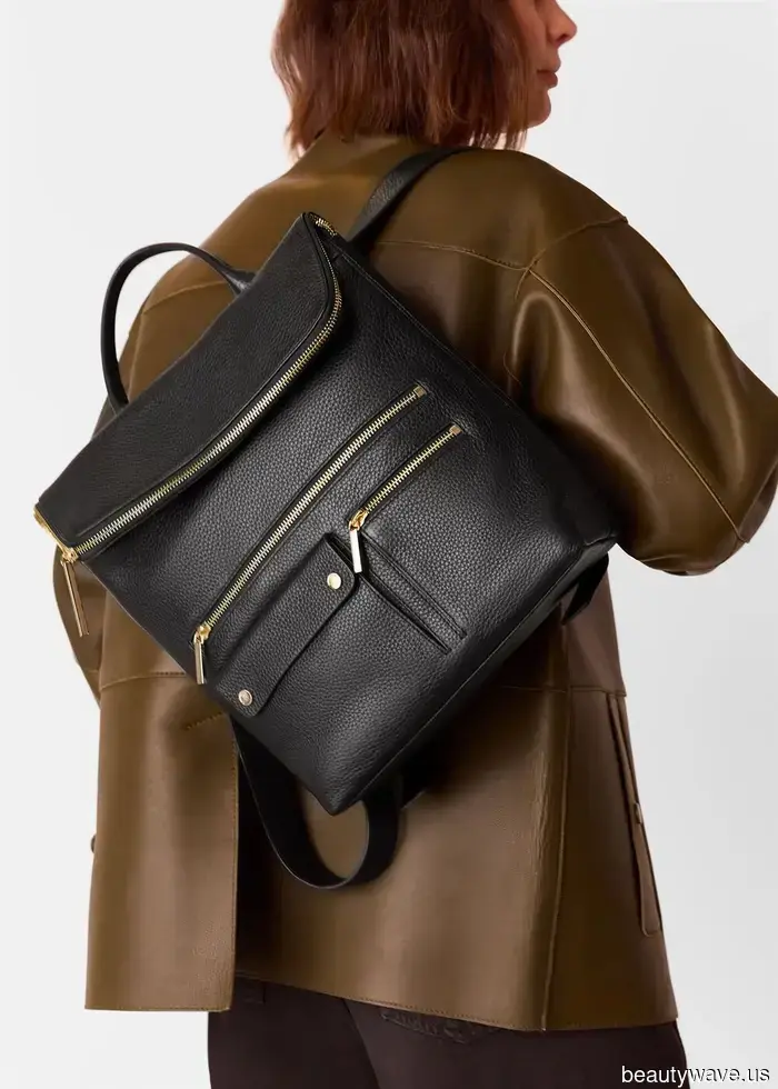 You’re a fashionista if you’re sporting one of these 7 winter handbag trends.