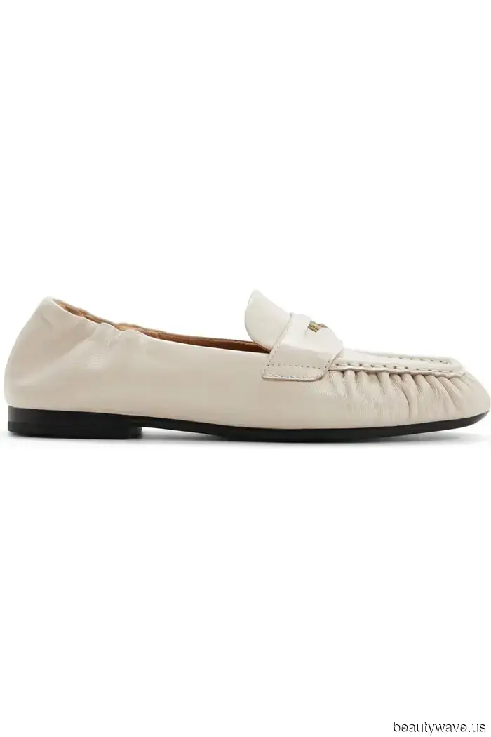 Las chicas It no usan la tendencia de falda viral de 2026 con chanclas&mdash;ellas usan estos elegantes zapatos de punta cerrada.