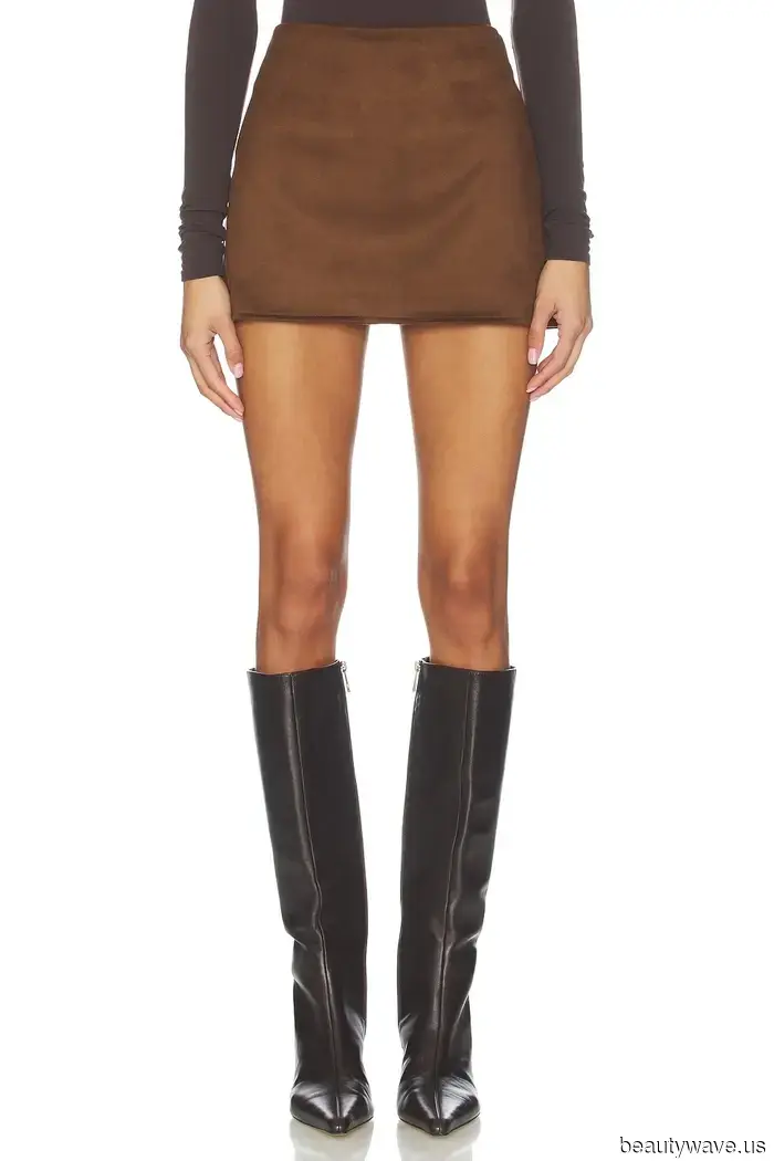 Every Stylish Girl Is Already Rocking This Chic Outfit Pairing for Spring.