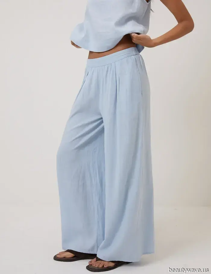This summer, achieving a fashionable look is as simple as combining these two color trends.