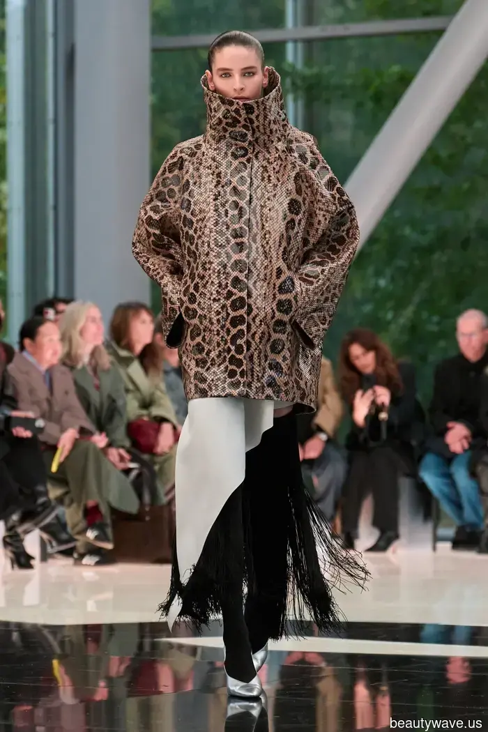 "Ropa Que Llora": El Último Espectáculo de Alaïa Fue una Celebración de la Artesanía