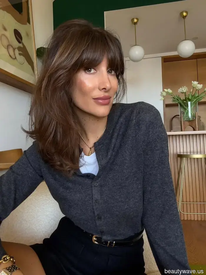 It's a fact: French women are exchanging their red cardigans for this trending staple knit.