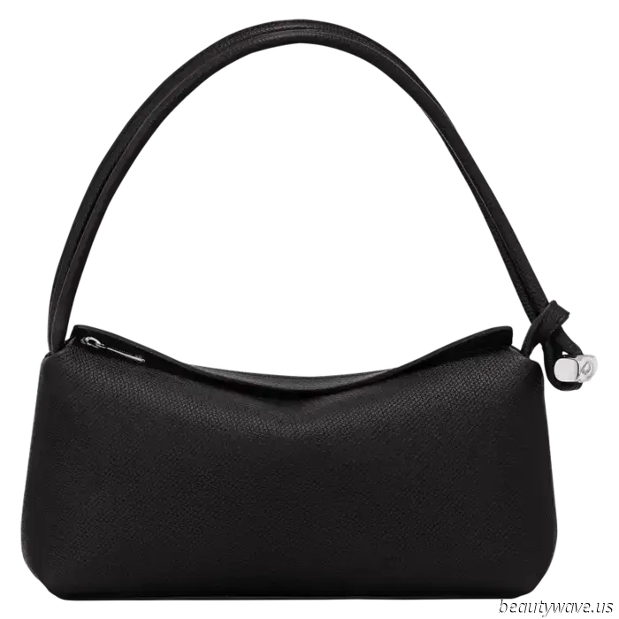 Is it only me, or have fashion enthusiasts everywhere started opting for this cooler year-round silhouette instead of sandals?