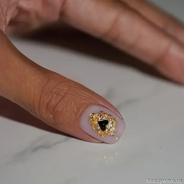 15 Manicures Inspired by Dark Academia That Conjure Images of Dusty Leather Books, Secret Societies, and Plaid Layers