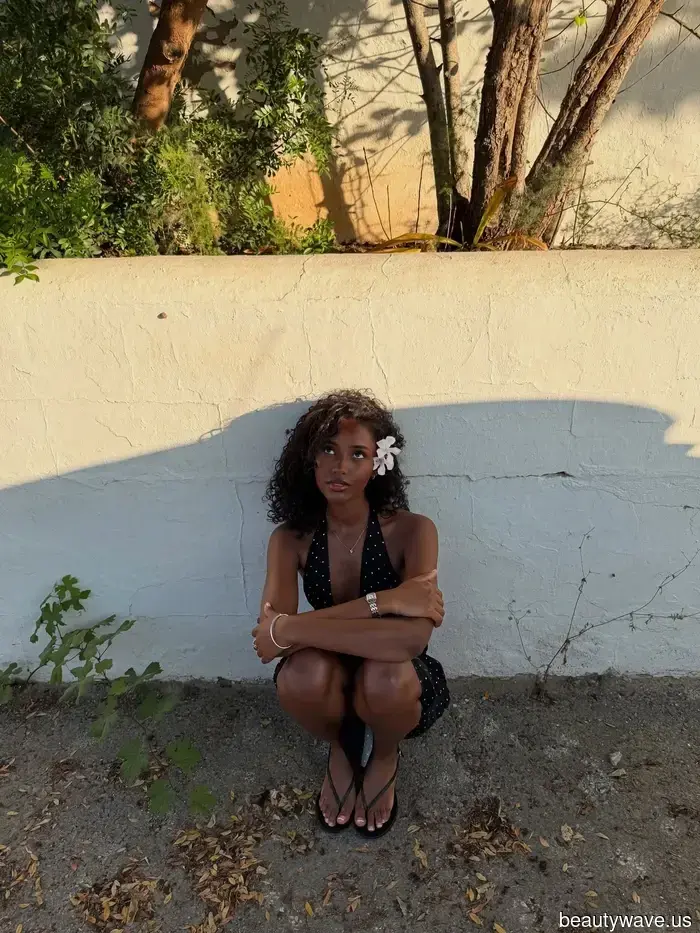 Neither a French Bob nor a '90s Blowout—14 Collarbone-Length Haircuts That Suit Everyone