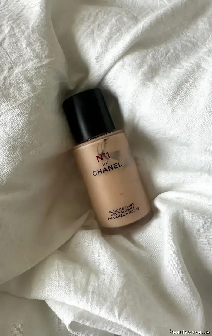 He probado cientos de bases—sigo volviendo a esta de Chanel.