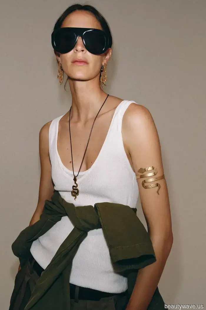 Wenn Sie ein einfaches Tanktop oder T-Shirt tragen, wird dieses eine Teil Ihren Sommerlook sofort aufwerten.