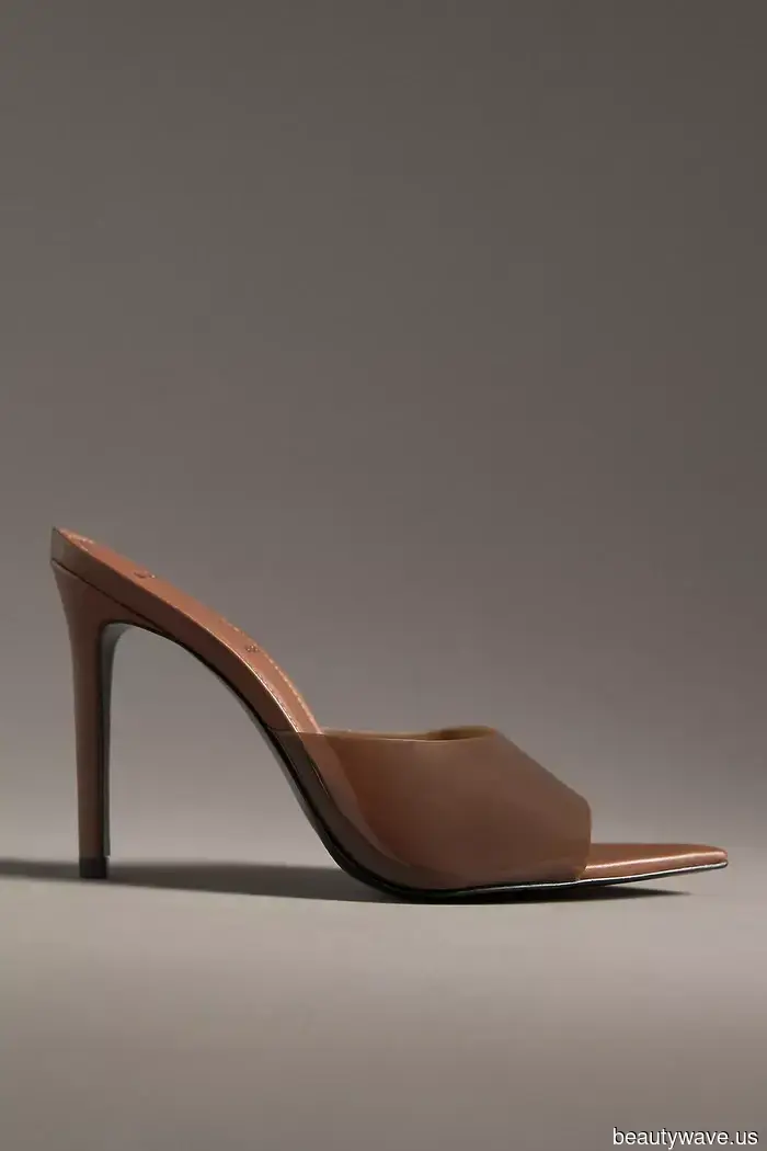 Esta es, con mucho, la tendencia de zapatos más sexy para usar con jeans en este momento.