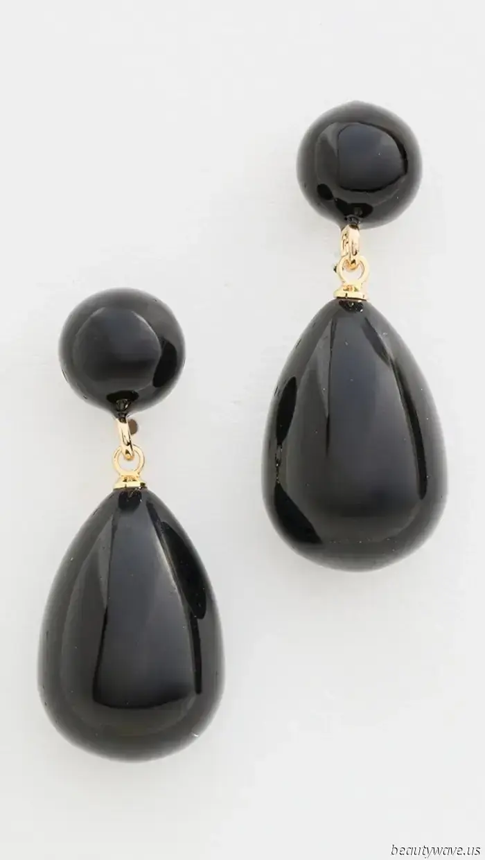 20 Waterproof Jewelry Items You’ll Spot on Every Trendy Beachgoer, from Miami to Mallorca