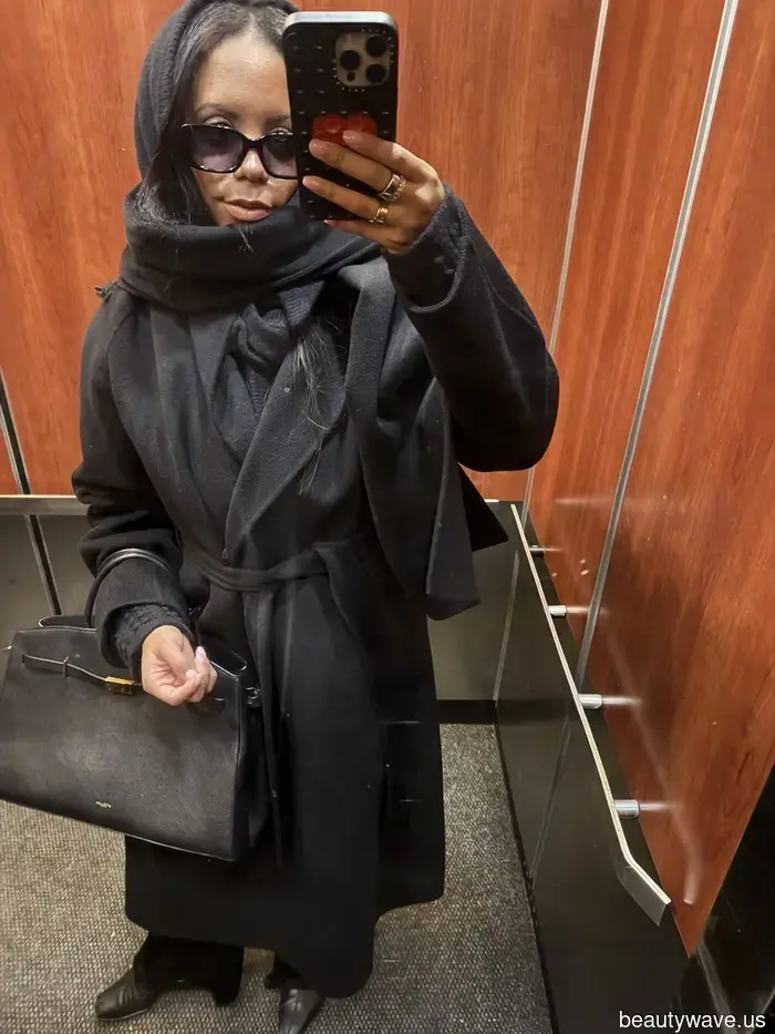 I noticed individuals sporting this scarf trend on the Upper East Side, so I decided to join in.