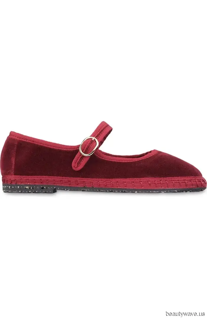 Шикарные французские женщины носят эти тренды плоской обуви с чем угодно в 2026 году.