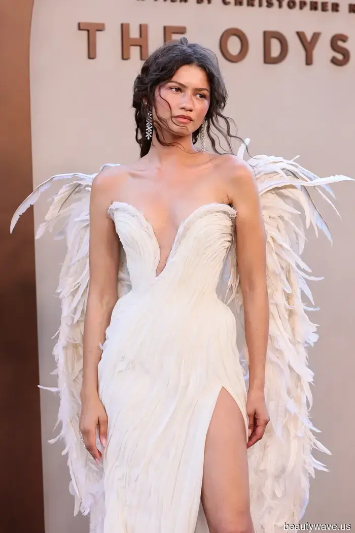 Zendaya has abandoned her iconic red-carpet heels in favor of this heel-less shoe trend.