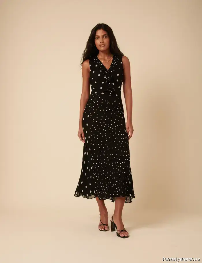 I'm 5' 2" and have difficulty finding dresses that fit well—yet I consistently return to this one brand.