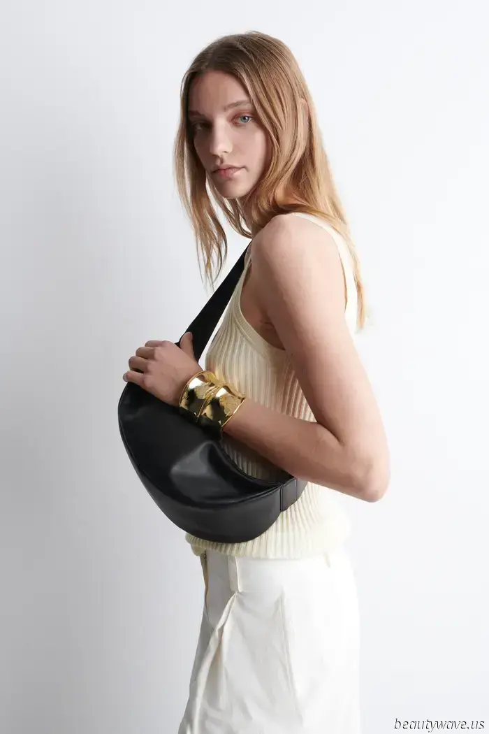 Is it only me, or have fashion enthusiasts everywhere started opting for this cooler year-round silhouette instead of sandals?