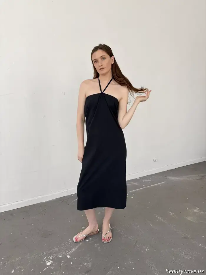'90s Minimalism Defines My Summer Style—Here’s My Capsule Closet.