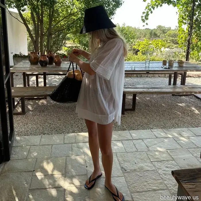 Not Jelly Shoes—Out of Nowhere, Everyone With a Taste for Luxury Is Sporting This Specific Pair of Chic Flip-Flops.
