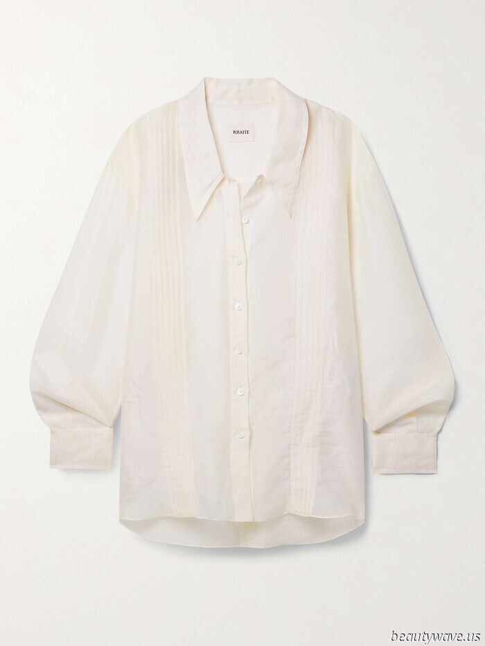 Not Ruffle, Not Lace—The Stylish Top Trend That Appeals to Both Minimalists and Those With Classic Tastes.