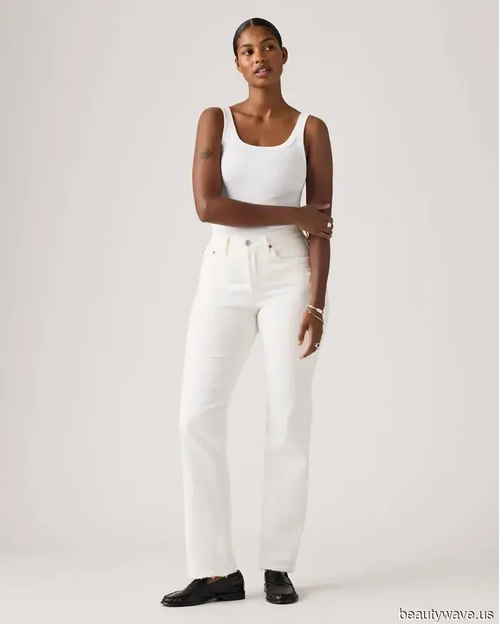 Not Sneakers—These Shoes Appear Much More Stylish When Paired with the Particular Jeans That Everyone Is Wearing.
